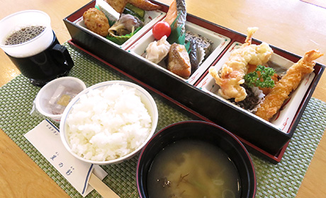 写真:和朝食膳
